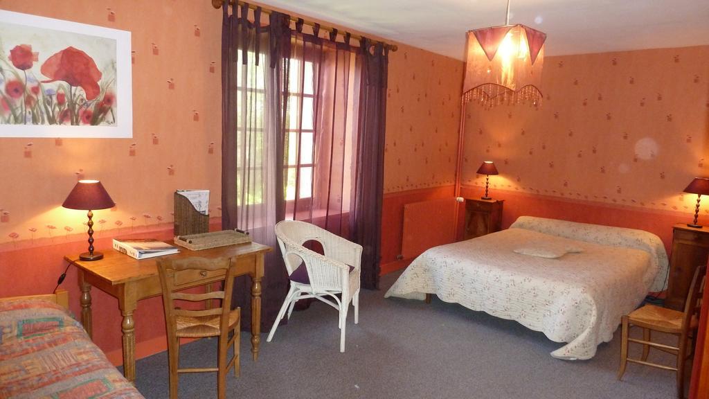 Bed and Breakfast Les Volets Bleus Saint-Martin-des-Entrees Номер фото