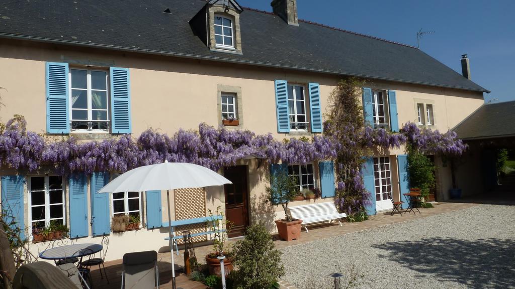 Bed and Breakfast Les Volets Bleus Saint-Martin-des-Entrees Экстерьер фото