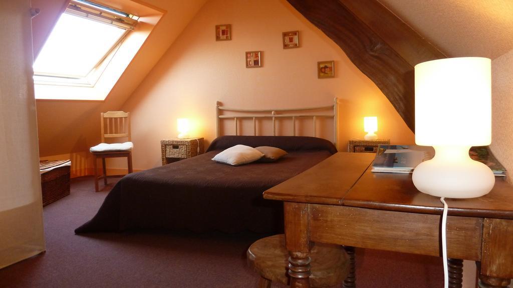 Bed and Breakfast Les Volets Bleus Saint-Martin-des-Entrees Номер фото